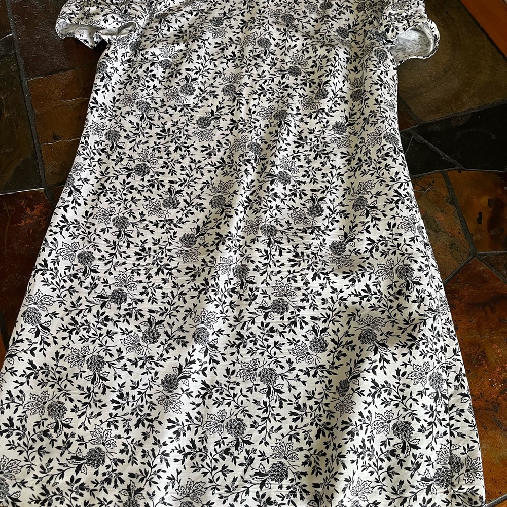 LOFT Monochrome Floral Pattern Dress